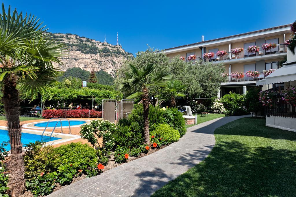 Sporthotel Villa Stella Torbole Sul Garda Екстер'єр фото