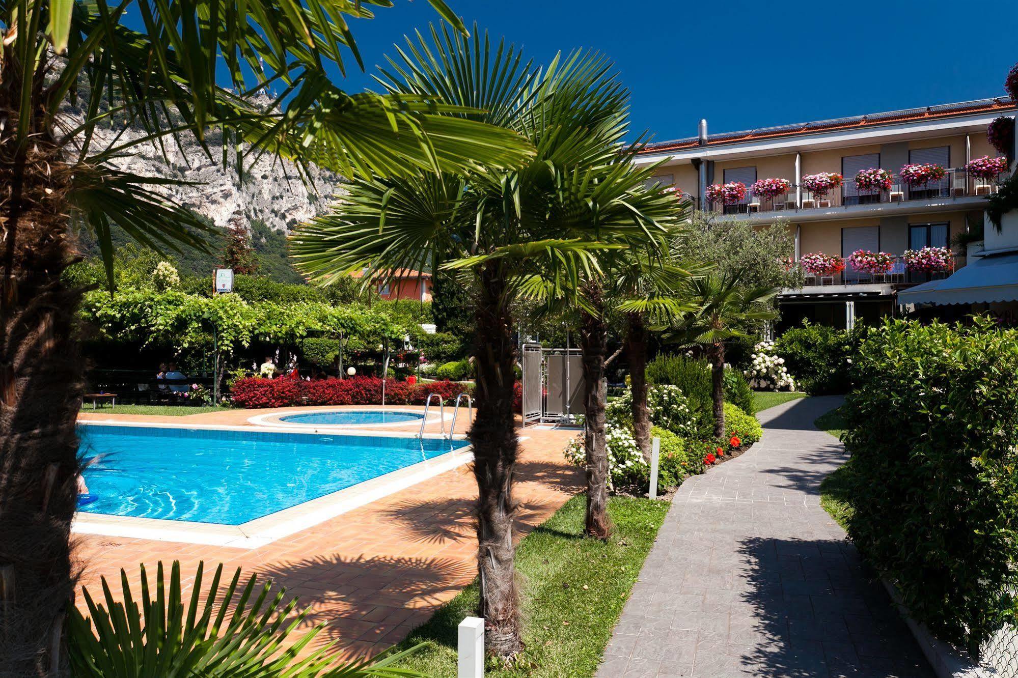 Sporthotel Villa Stella Torbole Sul Garda Екстер'єр фото